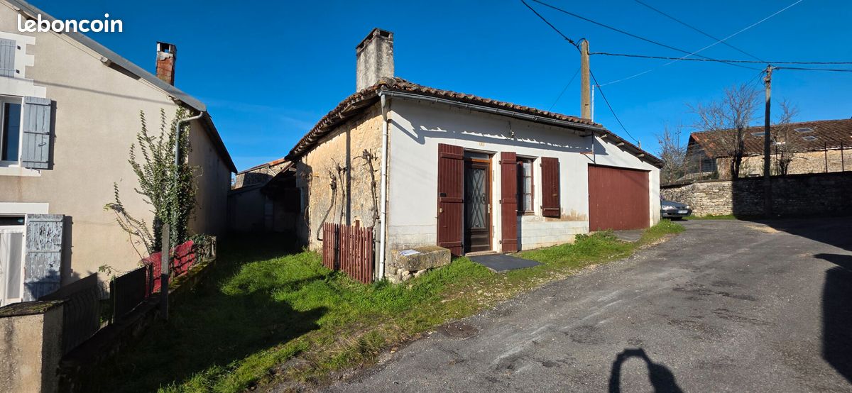 Maison 2 pièces 45 m² · à Saint-Claud · 45 m² · 15 000 €