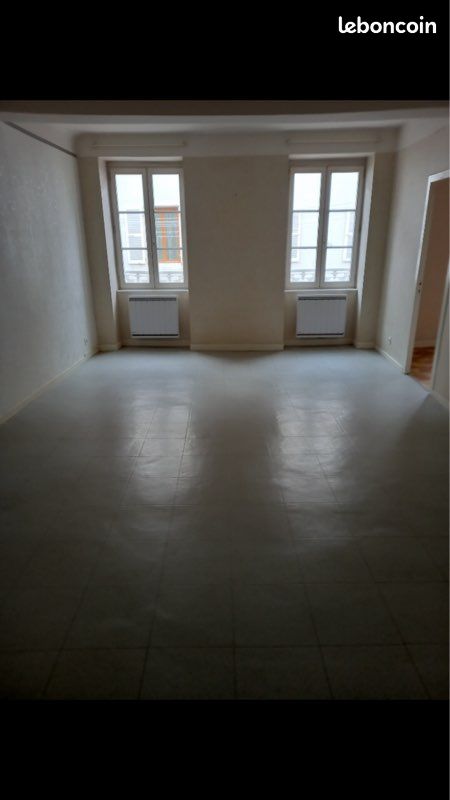 Appartement 3 pièces 72 m² · à La Clayette · 72 m² · 450 €