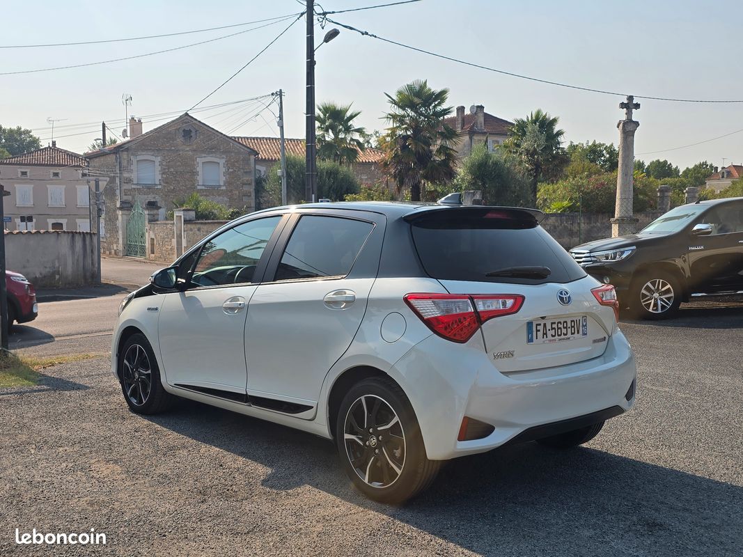 TOYOTA Yaris 3 Phase 2 Fab France 1.5 VVTi HSD Hybrid 100h E-CVT 75 cv Boîte auto Collection (image 4)