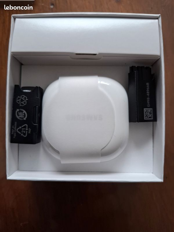 Oreillettes / écouteurs bluetooth SAMSUNG Galaxy BUDS FE (image 4)