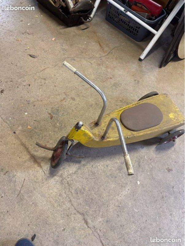 Tricycle ancien (image 2)