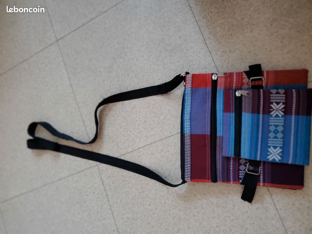 Pochette achetée au PEROU (image 2)