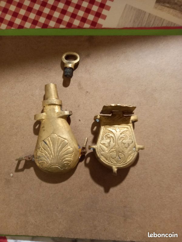 Poudrières en cuivre de soldat (image 2)