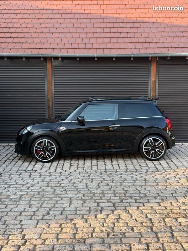 MINI John Cooper Works – Harman Kardon – Toit ouvrant – EDC – CarPlay – Caméra – Suivi MINI – 67 500 km (image 4)