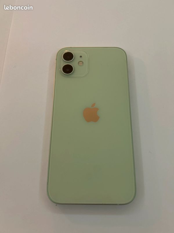 IPhone 12 très bon état (image 6)
