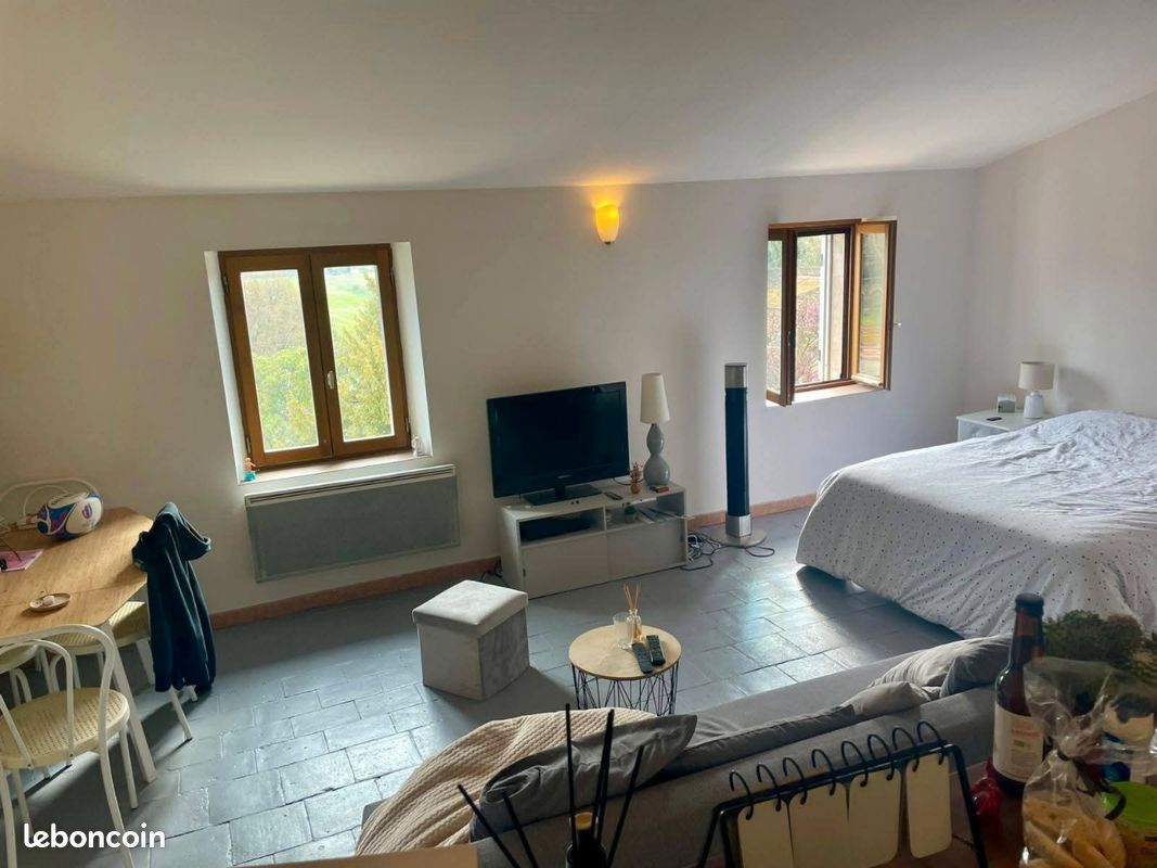 Appartement 1 pièce 42 m² · à La Fare-les-Oliviers · 42 m² · 610 €