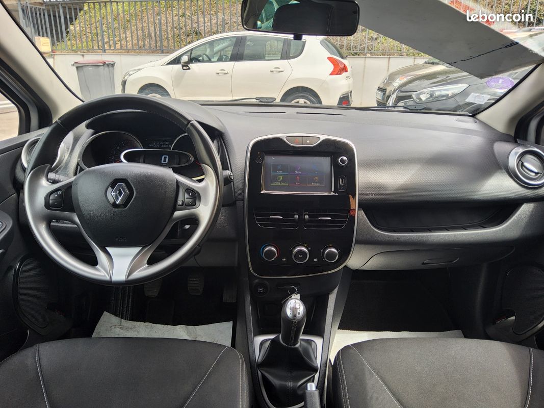 Renault Clio 4 1.2 16v Limited (image 5)