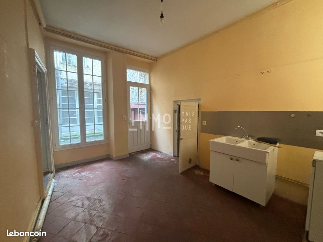 Immeuble 150 m² Saint-Calais (image 12)