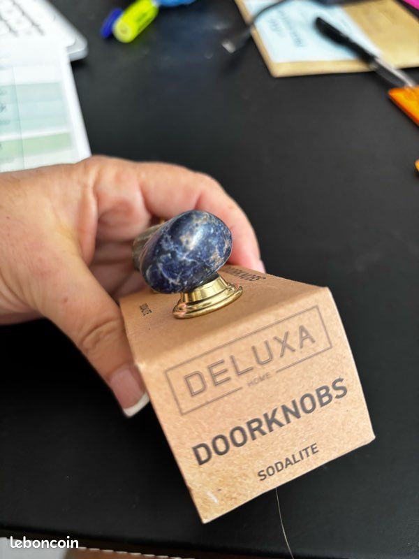 Poignée de porte en pierre (image 3)