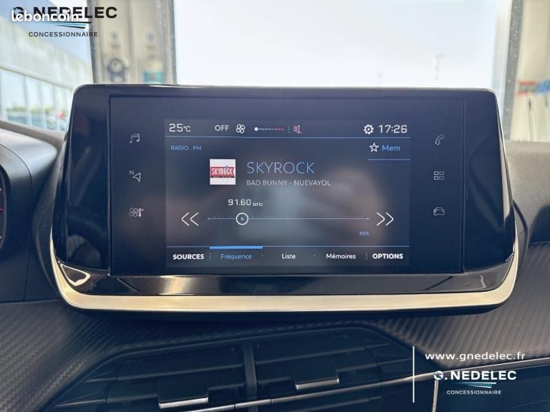 Peugeot 208 1.2 PureTech 100ch S&S Style 118g (image 15)