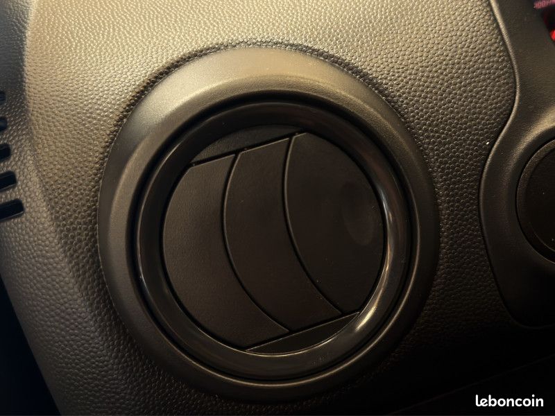 Mitsubishi SPACE STAR 1.0 MIVEC 71CH 2019 à partir de 94,07 /mois (image 38)