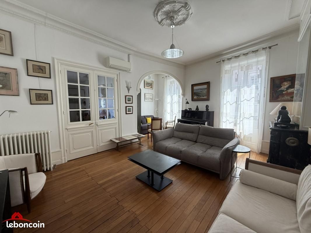 Appartement 6 pièces 211 m² · à Roanne · 211 m² · 310 000 €