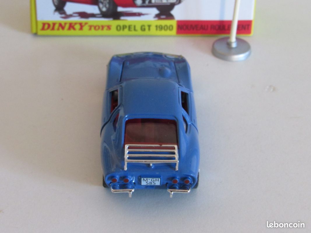 Dinky Toys Opel GT 1900 – Réf 1421 – Échelle 1/43 – Occasion
