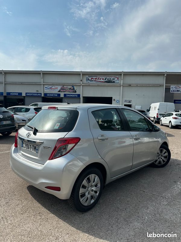 TOYOTA Yaris 3 1.4 D4-D 90 cv Boîte auto (image 4)