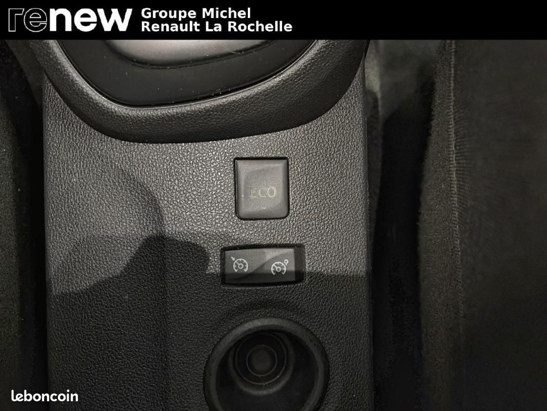 Renault Captur TCe 150 FAP EDC Intens (image 16)