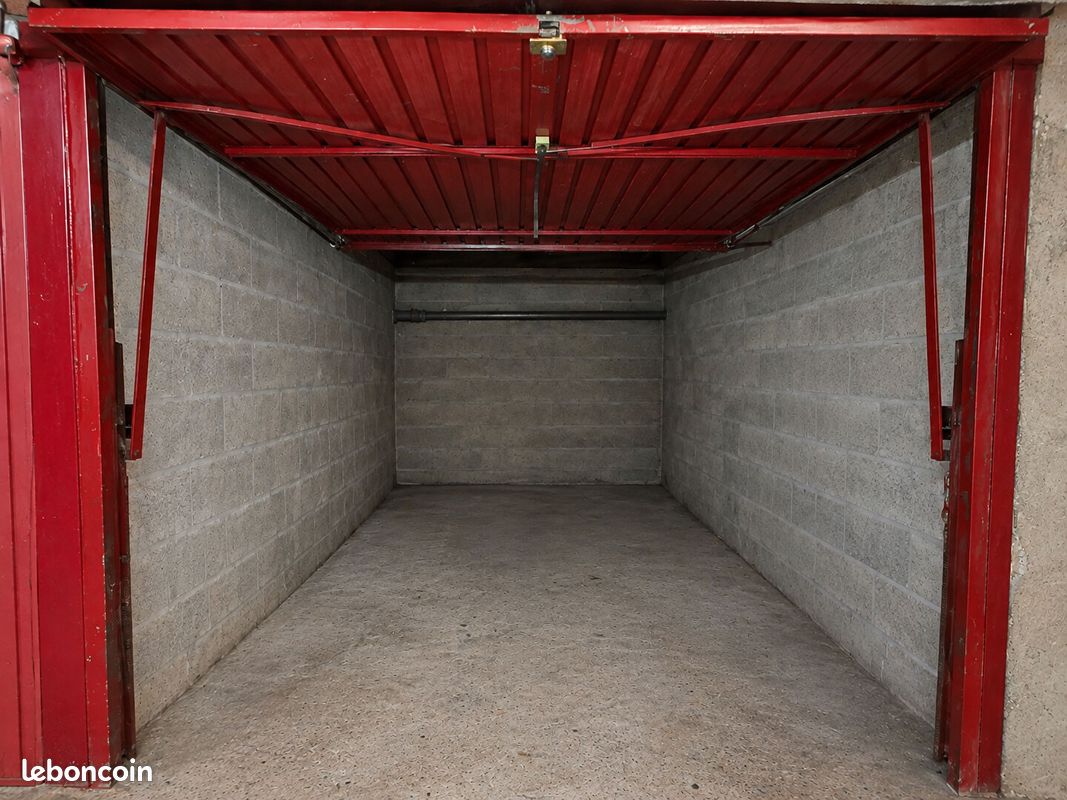 Parking 15 m² · à Saint-Cloud · 15 m² · 31 000 €