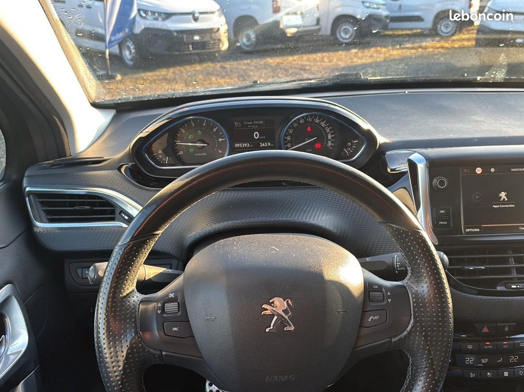 PEUGEOT 2008 1.2 puretech 110 crossway (image 18)