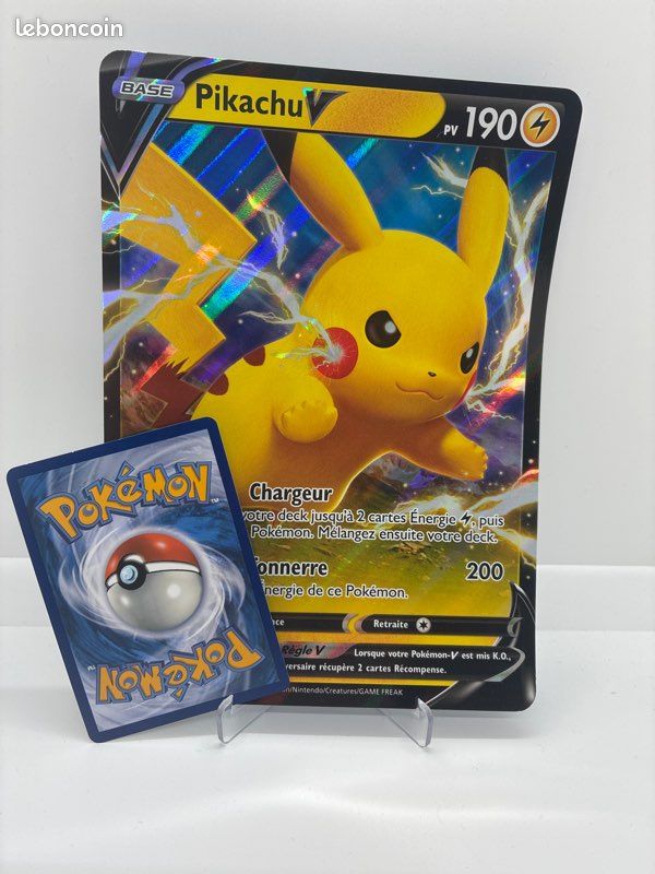 Carte Pokémon V Officielle XXL – Version Anglaise – Collection SWSH061V – Cadeau Parfait Pour Fans, Sous Blister Protection