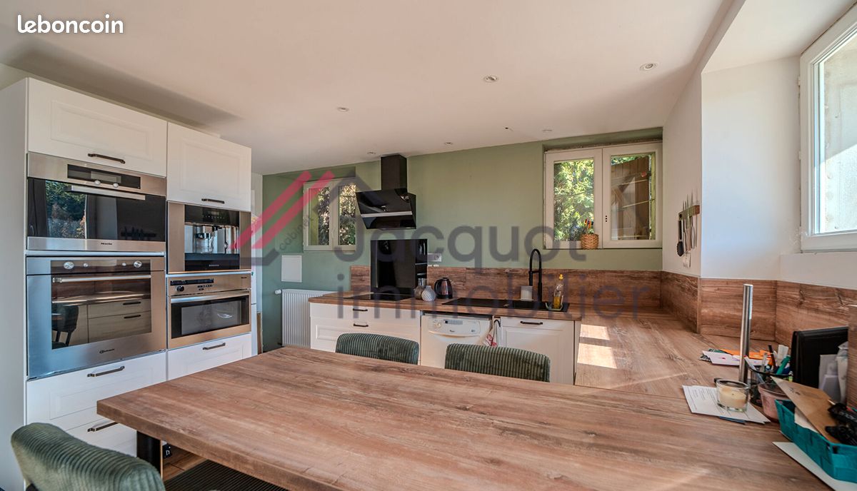Maison 4 pièces 88 m² · à Lons-le-Saunier · 88 m² · 242 000 €