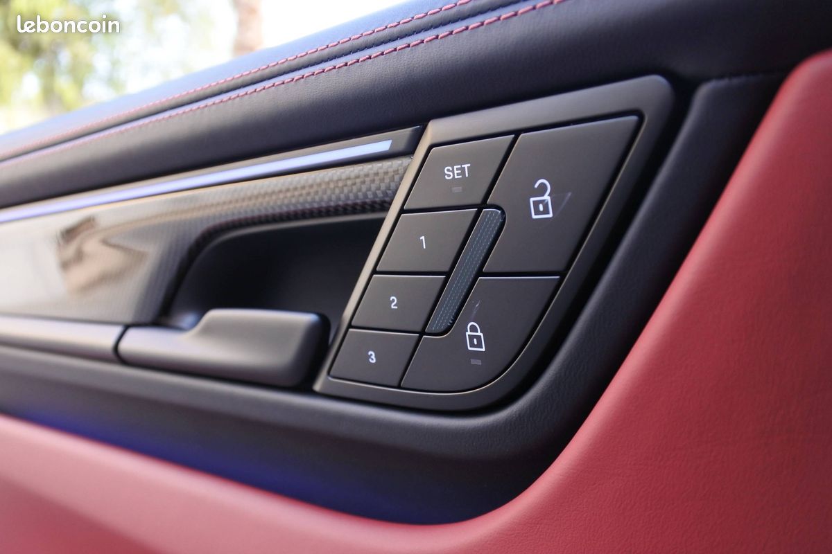 PORSCHE Macan Turbo 639 ch (image 37)