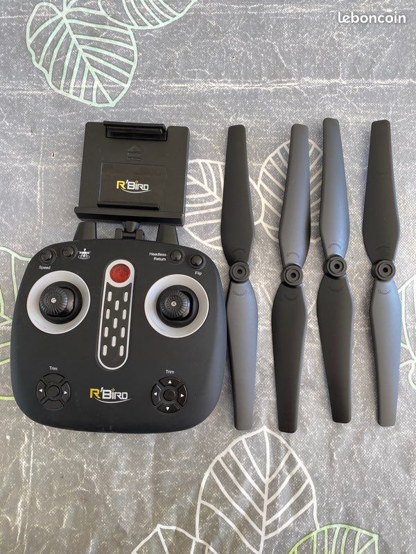 Télécommande du drone R’Bird et 4 élise de secours (image 3)
