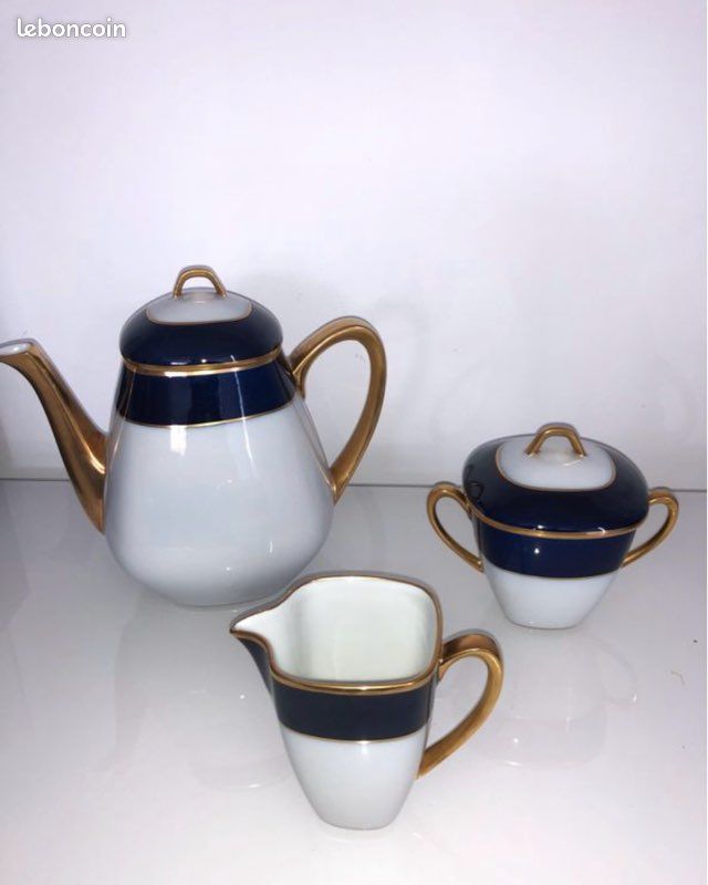 RAYNAUD Porcelaine de Limoges 3 PIECES CAFETIERE SUCRIER POT à lait bleu et bleu et doré l'or fin 24k (image 1)