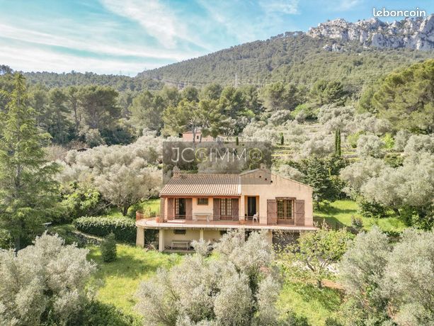 Villa 4 pièces 200 m²