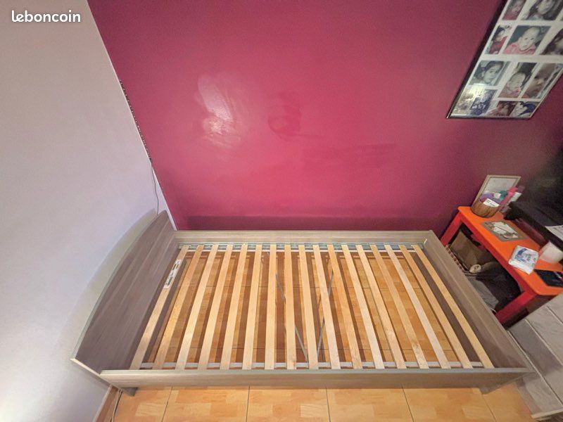 Beau lit bois gris avec sommier 90x200 parfait état avec matelas à donner (image 6)