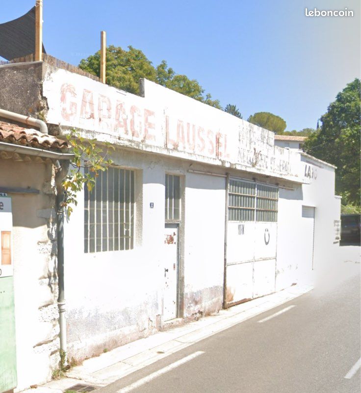 Parking garage surface commerciale hangar · à Saint-Hippolyte-du-Fort · 135 000 €