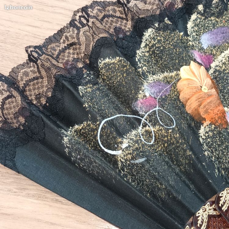Eventail ancien en tissu peint TBE (image 4)