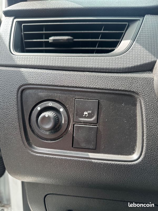 RENAULT KANGOO EXPRESS 1.5 BLUEDCI 95CH CONFORt (image 26)