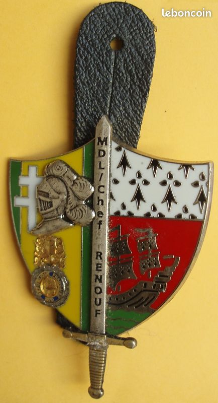 BG10840 - INSIGNE BADGE BLASON BRIANÇON
