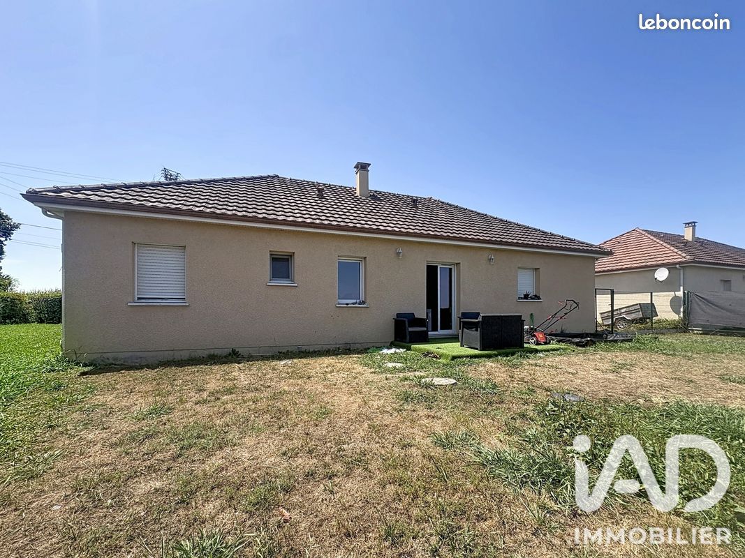 Maison 5 pièces 100 m² · à Fichous-Riumayou · 100 m² · 900 €