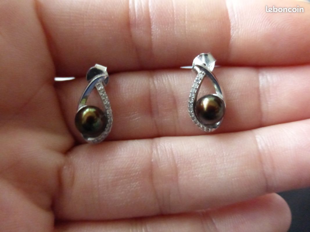 Boucles d'oreilles clous argent massif 925 poinçons, perle marron à relets, 2,32gr, h.1,5cm, tbé (image 1)