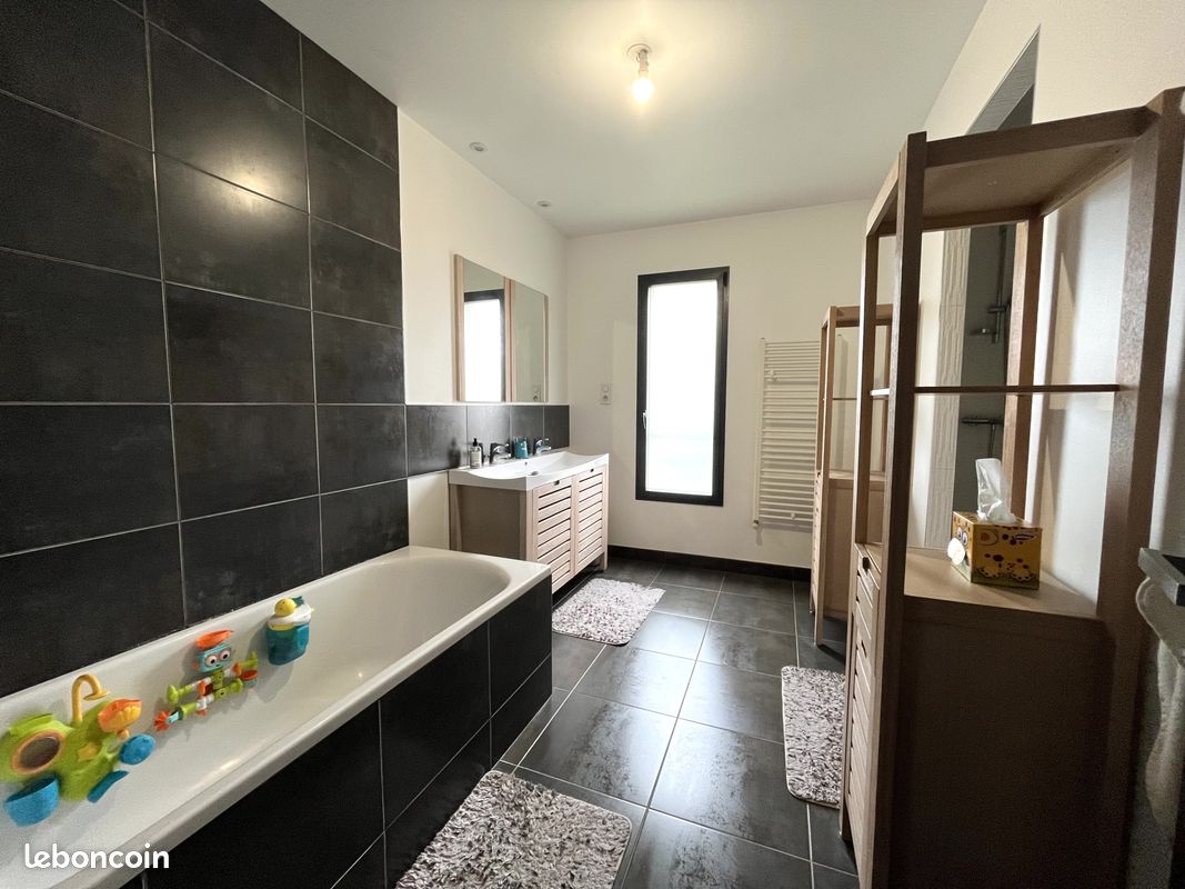 Maison a louer coueron - 6 pièce(s) - 141 m2 - Surfyn