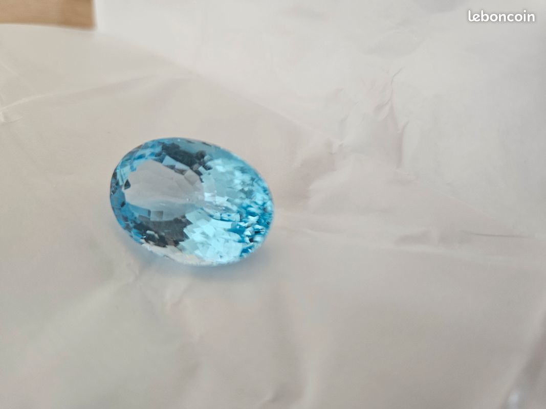 Topaze naturelle bleu suisse 35.77 ct certifiée ALGT (image 2)