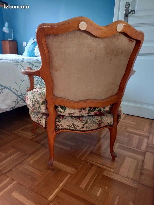 Petit fauteuil ancien style Louis XV (image 3)