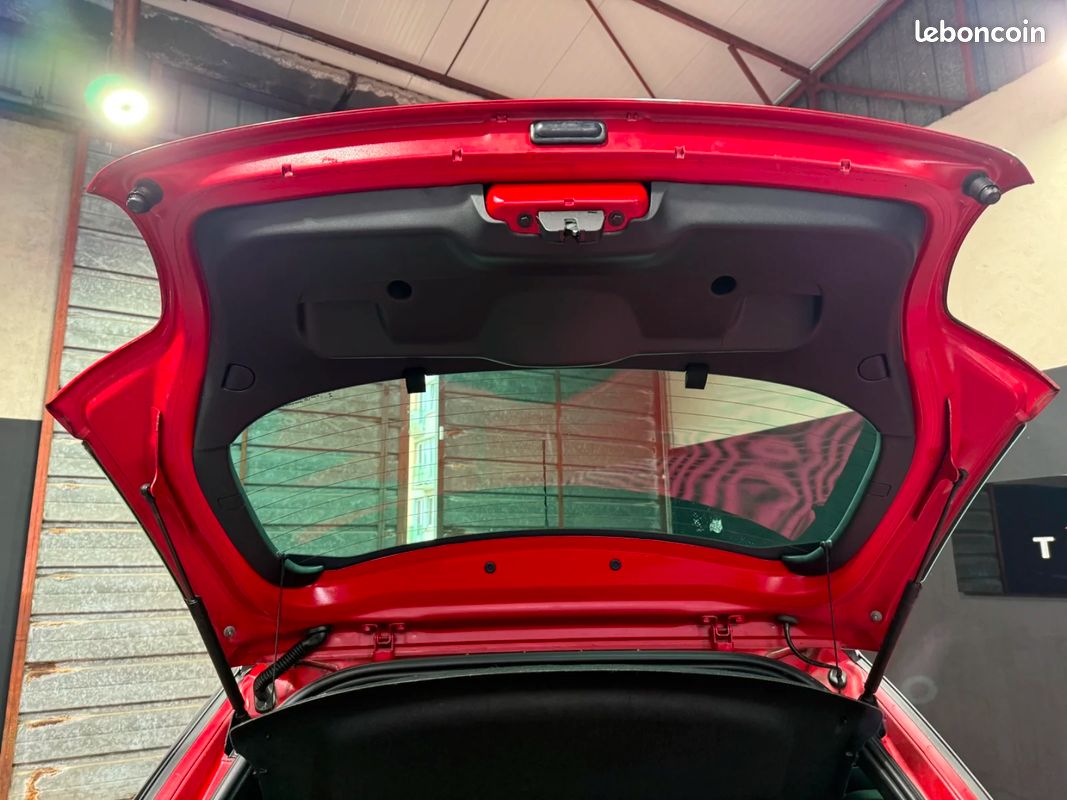 DS DS 3 1.2 110 cv Sport Chic / BOITE AUTOMATIQUE / DISTRIBUTION OK / SIÈGES CHAUFFANTS / BLUETOOTH (image 46)