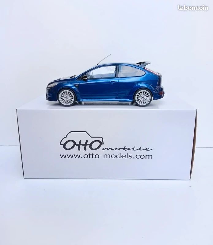 Ottomobile OT200 1:18 Ford Focus RS MK3 Bleue - Modèle Réduit Collection