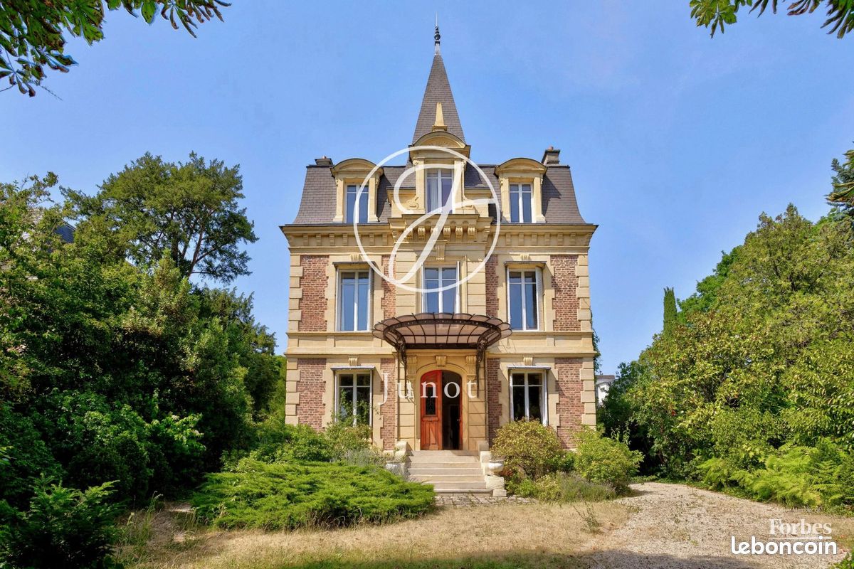 Maison 8 pièces 235 m² · à Le Vésinet · 235 m² · 1 780 000 €