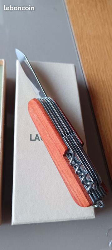 Couteau multifonction Laguiole® finition bois — Neuf en coffret (image 2)