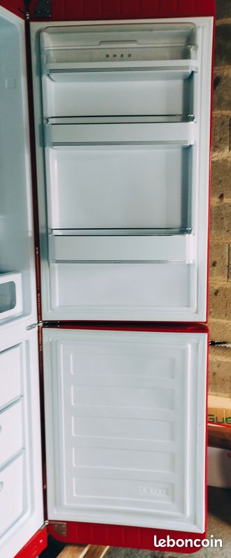 Frigo Congélateur SMEG Vintage – Rouge – 7 Ans – Bon état, Sans Rayure