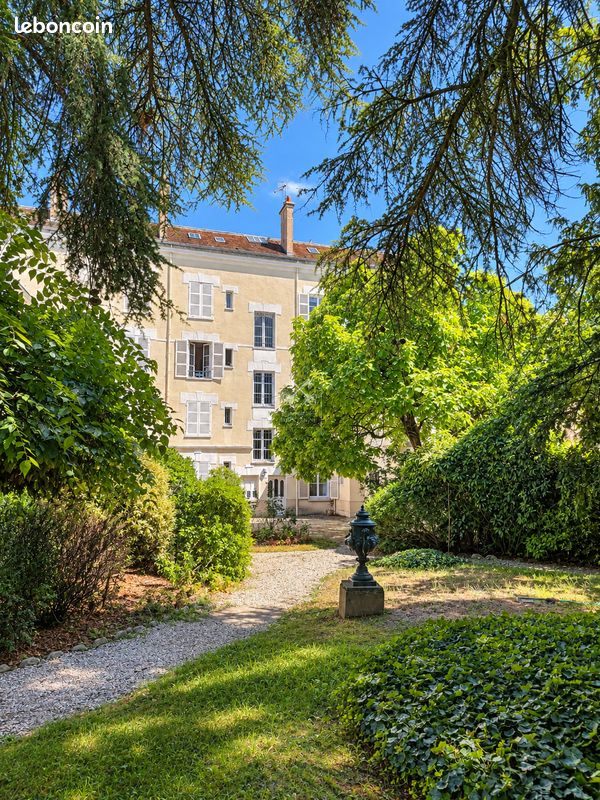 Appartement 4 pièces 99 m² · à Fontainebleau · 99 m² · 645 750 €