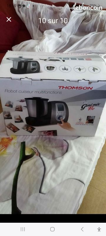 Robot cuiseur multifonction Thomson avec ses accessoires (image 1)