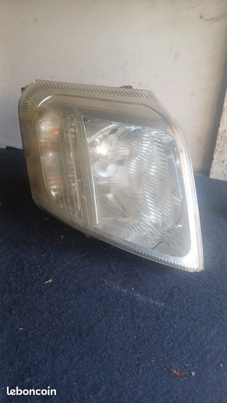 Phare citroen c2 côté droit (image 1)