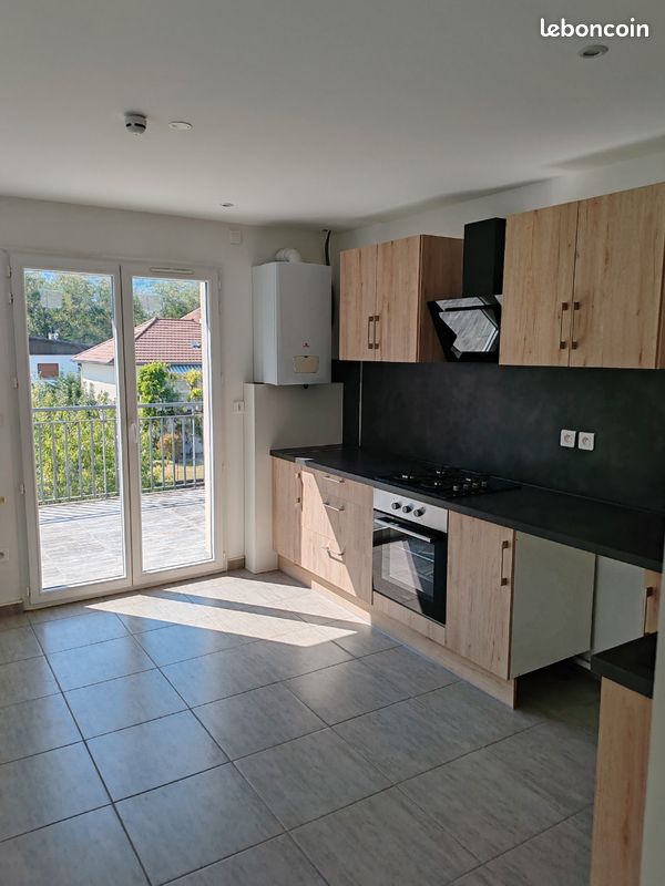 Appartement 4 pièces 90 m² · à Échirolles · 90 m² · 950 €