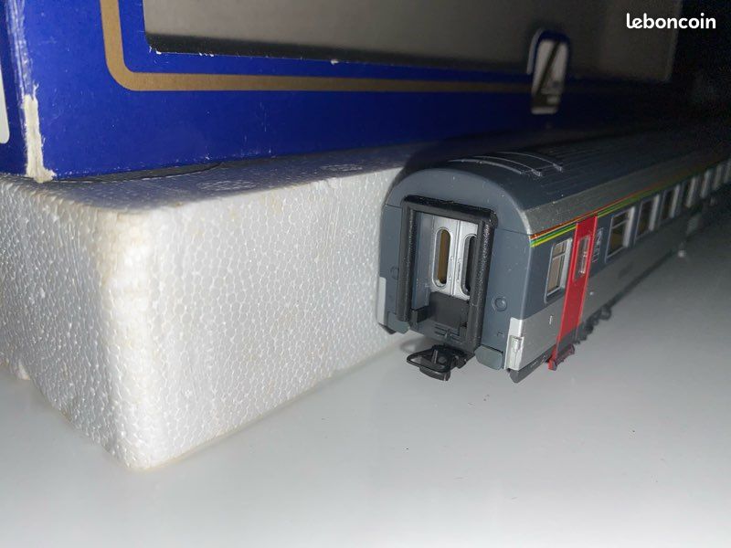 NEUF SNCF VOITURE CORAIL TER ALSACE 2ème classe LIMA MODELS Ref 309596K