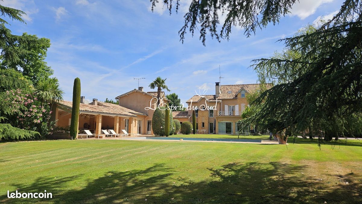 Maison 7 pièces 333 m² · à Rabastens · 333 m² · 930 000 €
