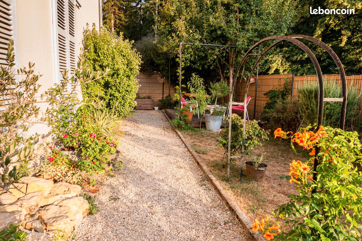 Appartement 2 pièces 65 m² · à Montferrand-le-Château · 65 m² · 175 000 €