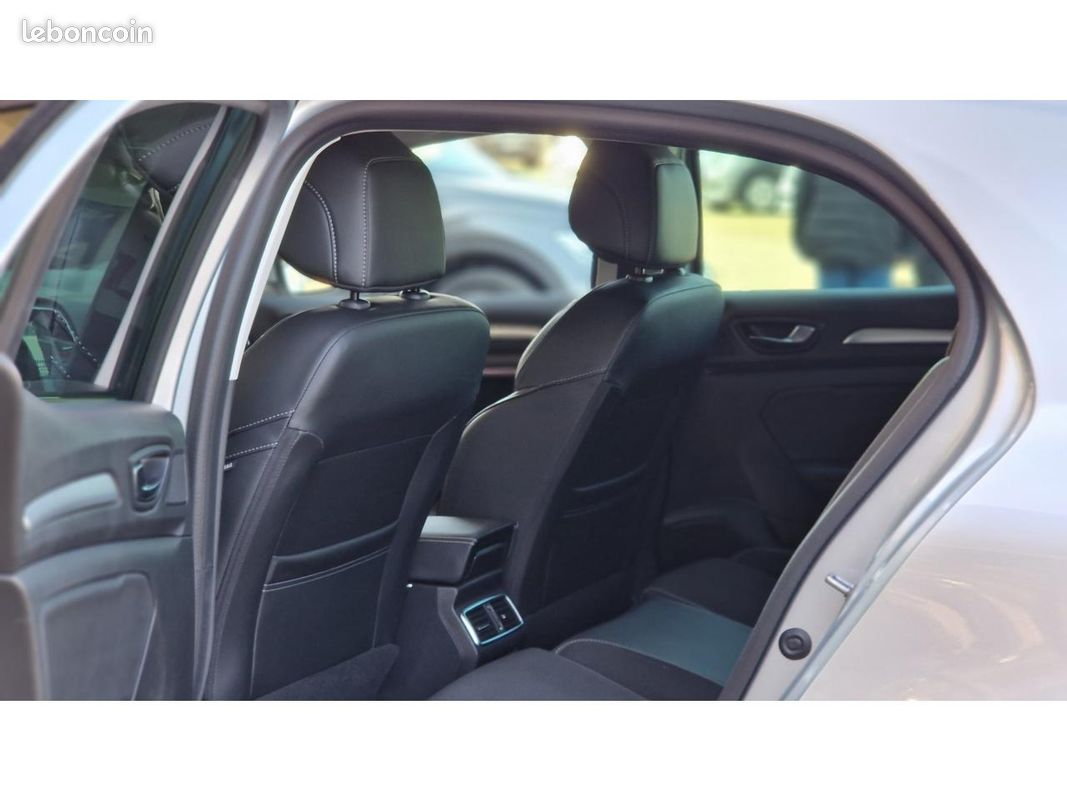 RENAULT MEGANE Mégane 1.5 Blue dCi - 115 - BV EDC 2023 IV BERLINE Techno PHASE 2 (image 22)